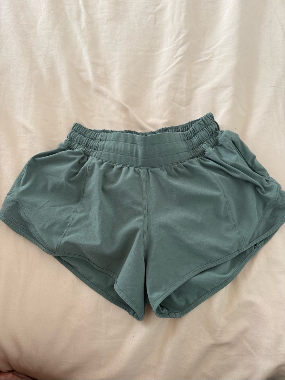 Lululemon hotty hot shorts size 2